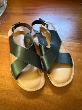 Old Navy Black Crisscross Leather-Look Slingback Sandals